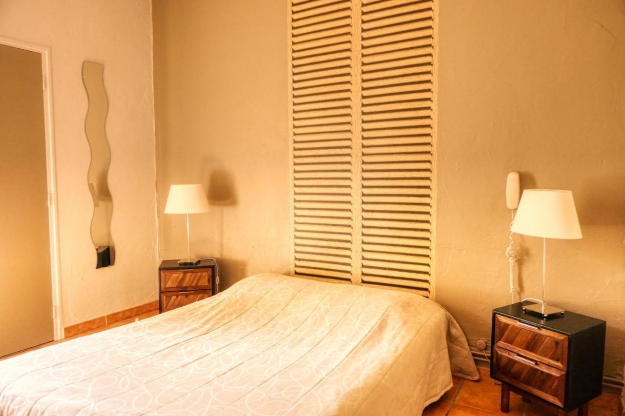 Au Saint Roch - Hotel Et Jardin Avignon Luaran gambar