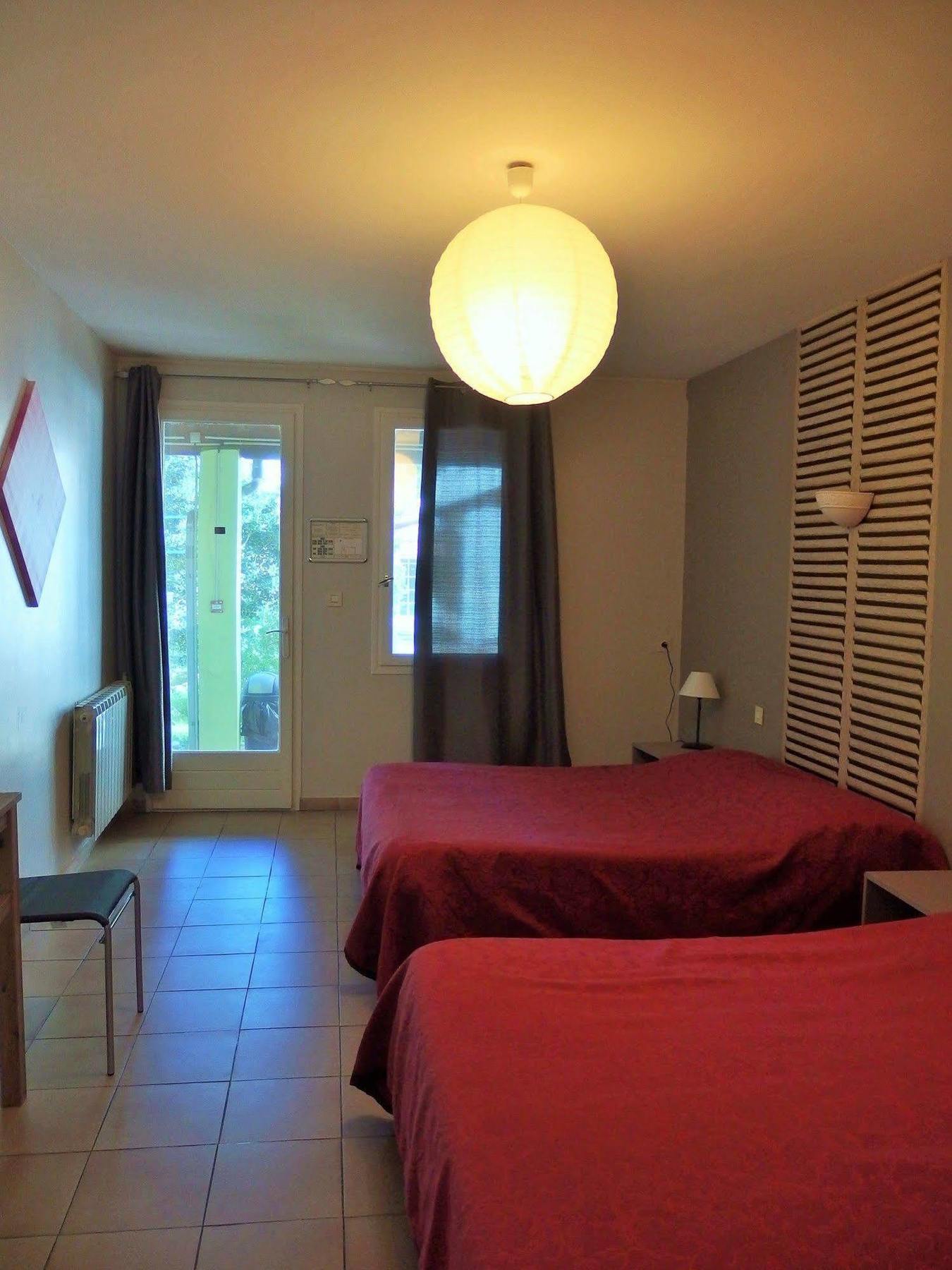 Au Saint Roch - Hotel Et Jardin Avignon Luaran gambar