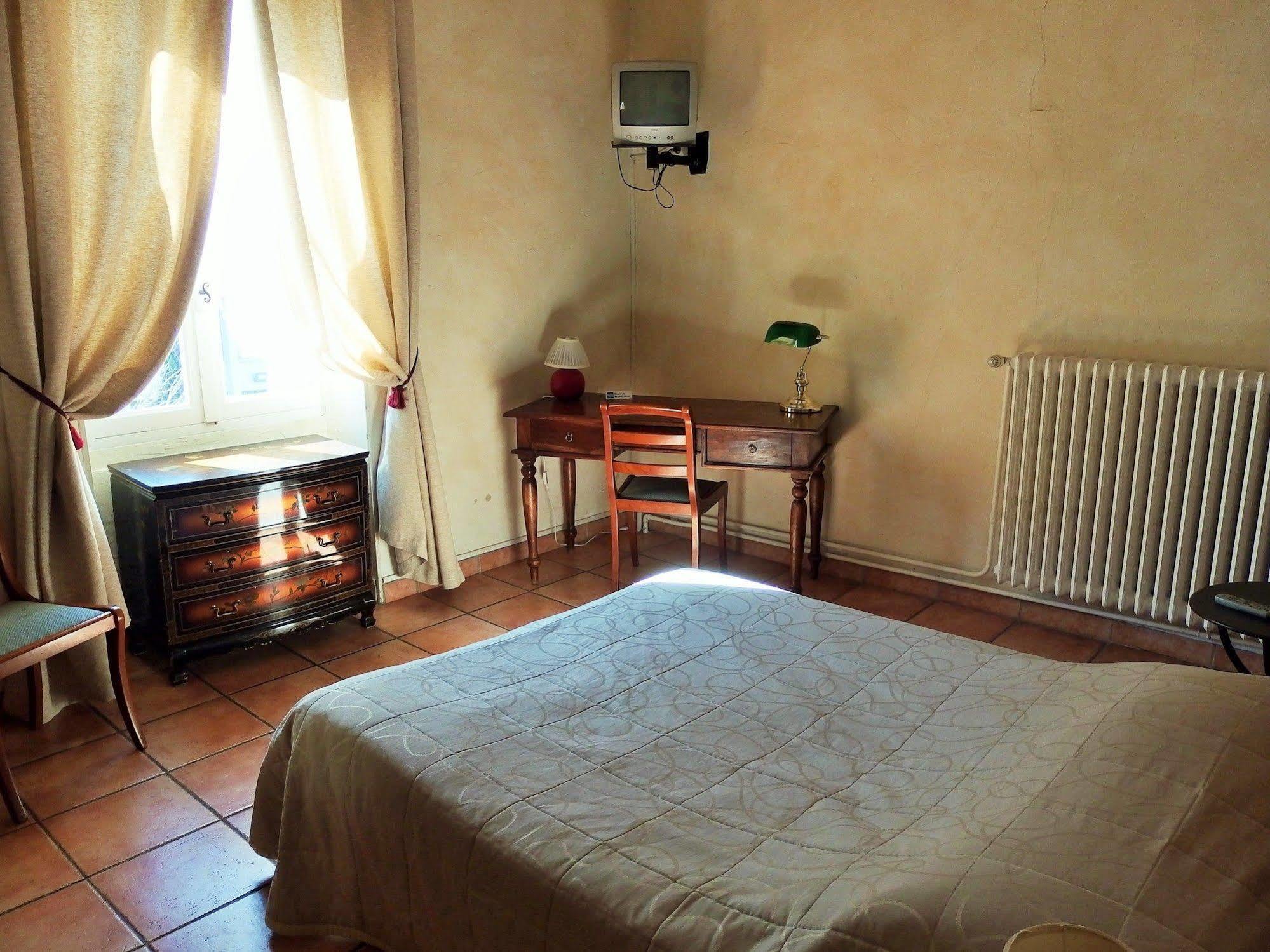 Au Saint Roch - Hotel Et Jardin Avignon Luaran gambar