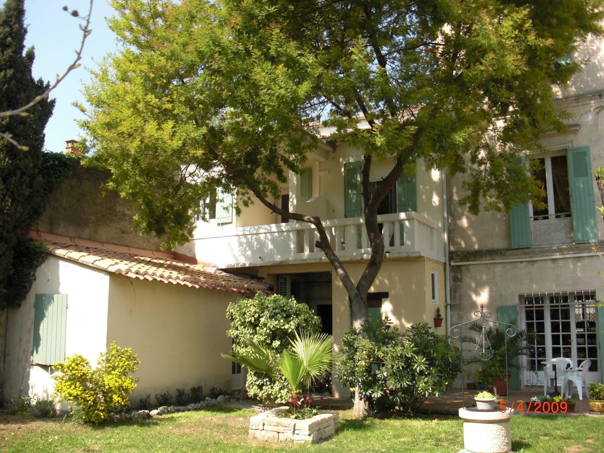 Au Saint Roch - Hotel Et Jardin Avignon Luaran gambar